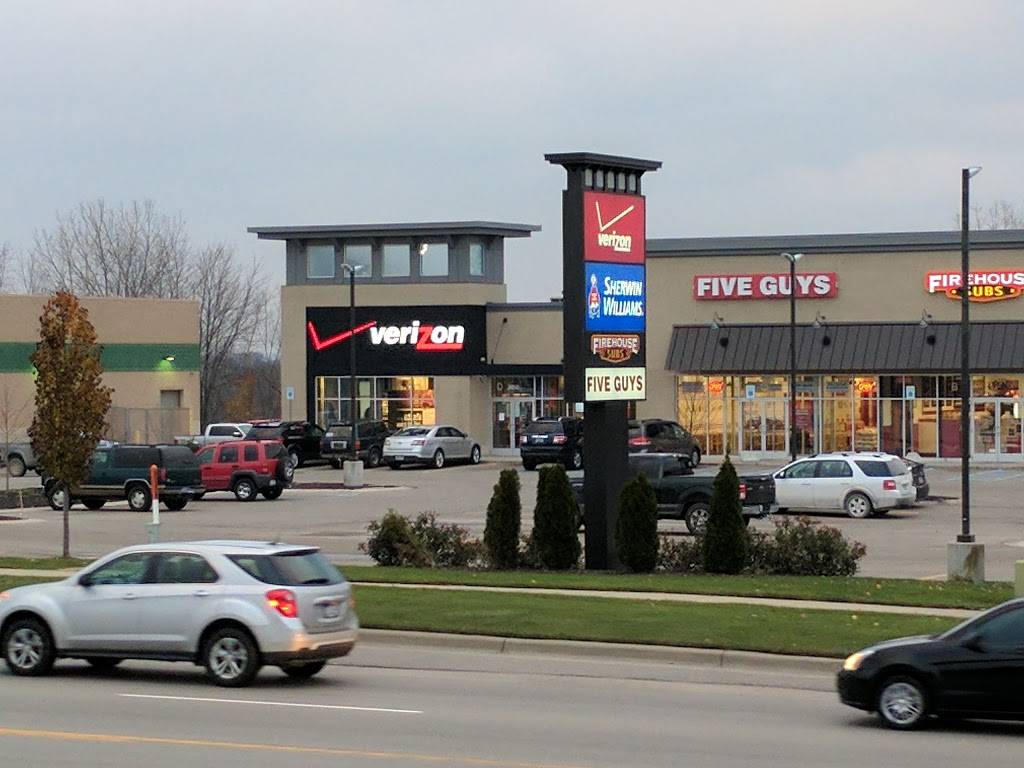 Five Guys | meal takeaway | 3850 Alpine Ave NW, Comstock Park, MI 49321, USA | 6167845445 OR +1 616-784-5445