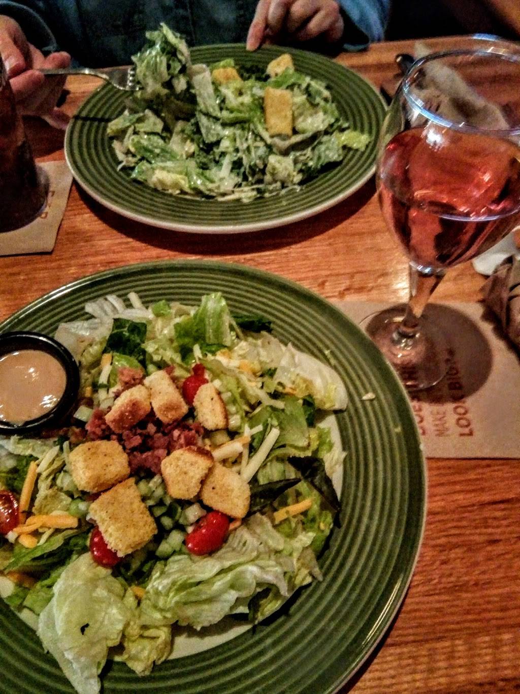 Applebees Grill + Bar | restaurant | 5316 Central Avenue Pike, Merchant Dr, Knoxville, TN 37912, USA | 8656893300 OR +1 865-689-3300