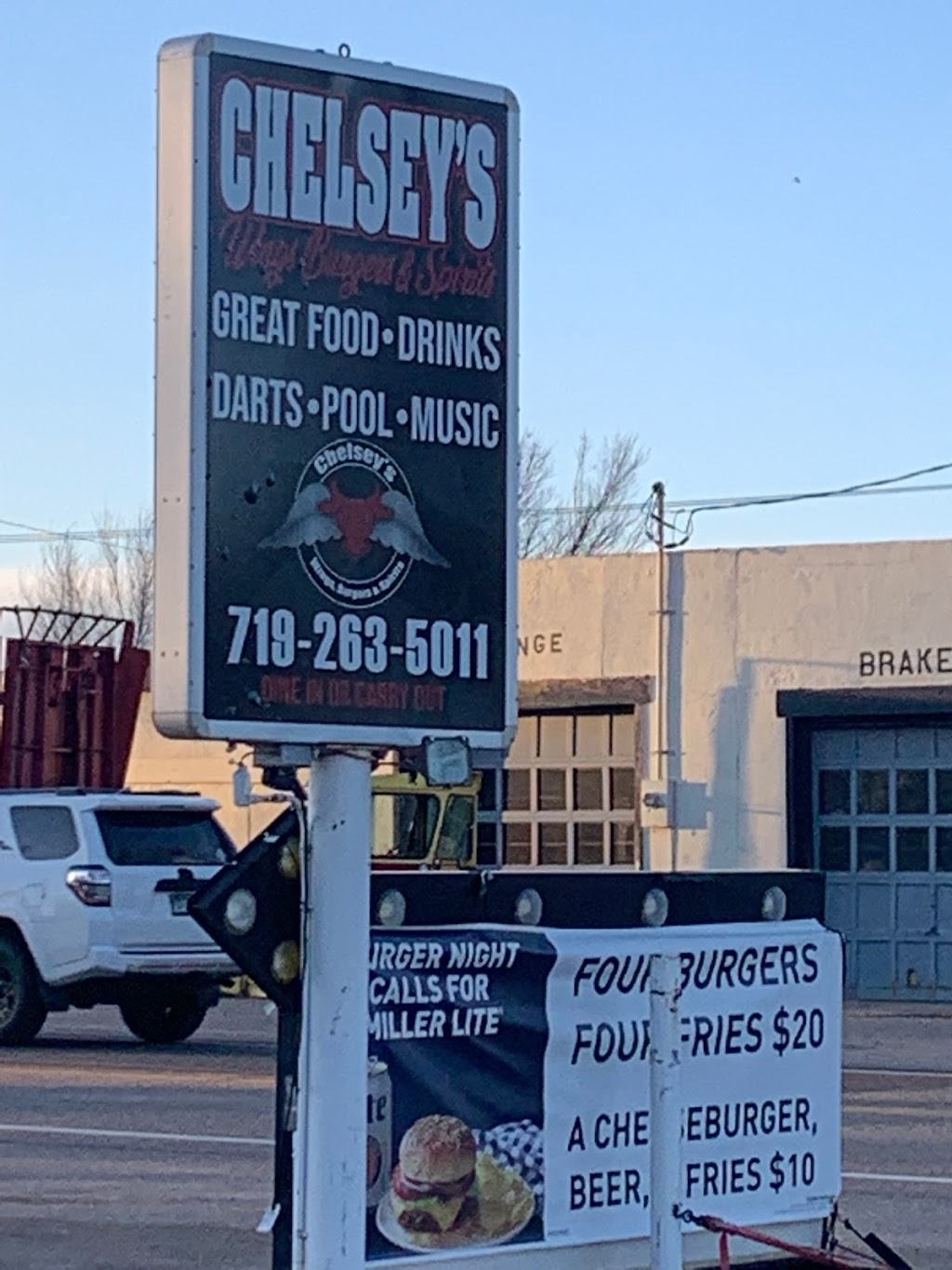 Chelseys Wings Burgers and Spirits | restaurant | 510 E Cranston Ave, Fowler, CO 81039, USA | 7192635011 OR +1 719-263-5011