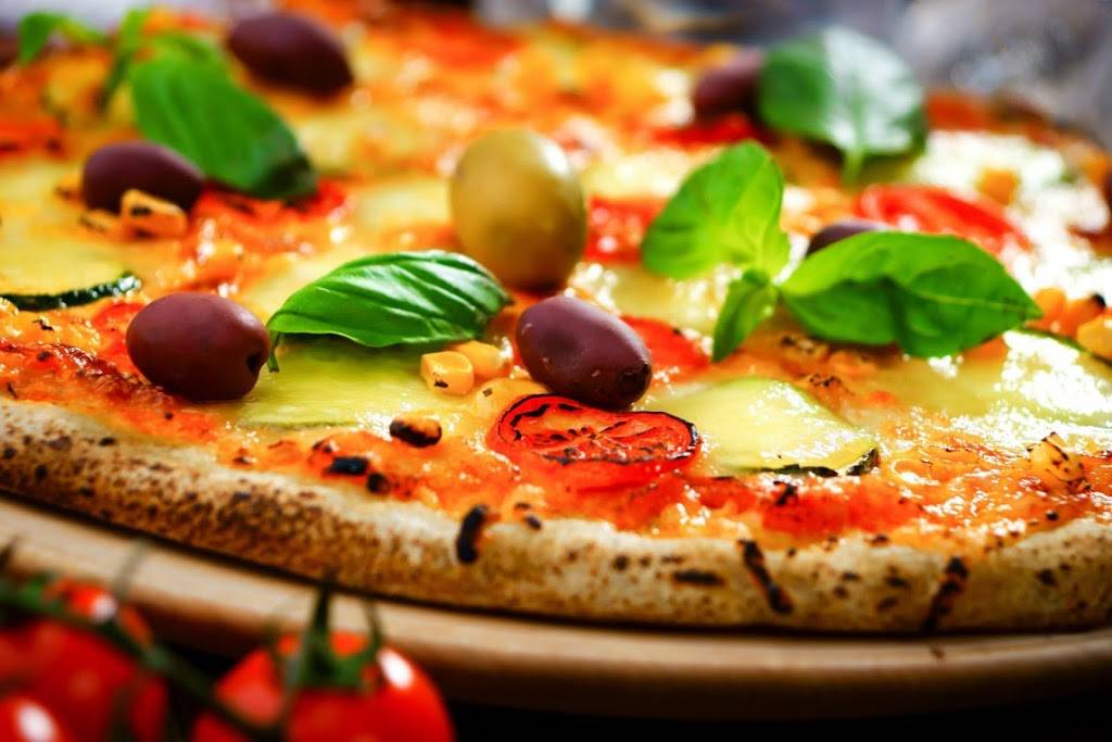 Vinnys Pizza Bar | restaurant | 130 N Canal St, Chicago, IL 60661, USA | 3129021544 OR +1 312-902-1544