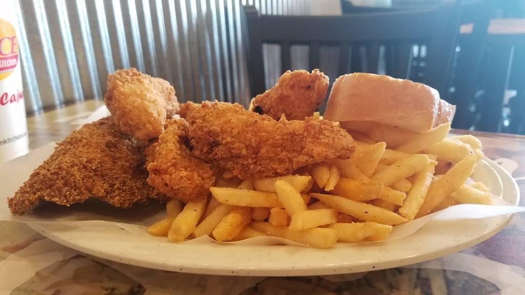 7Spice Cajun Seafood | restaurant | 10255 North Fwy, Houston, TX 77037, USA | 2814477742 OR +1 281-447-7742