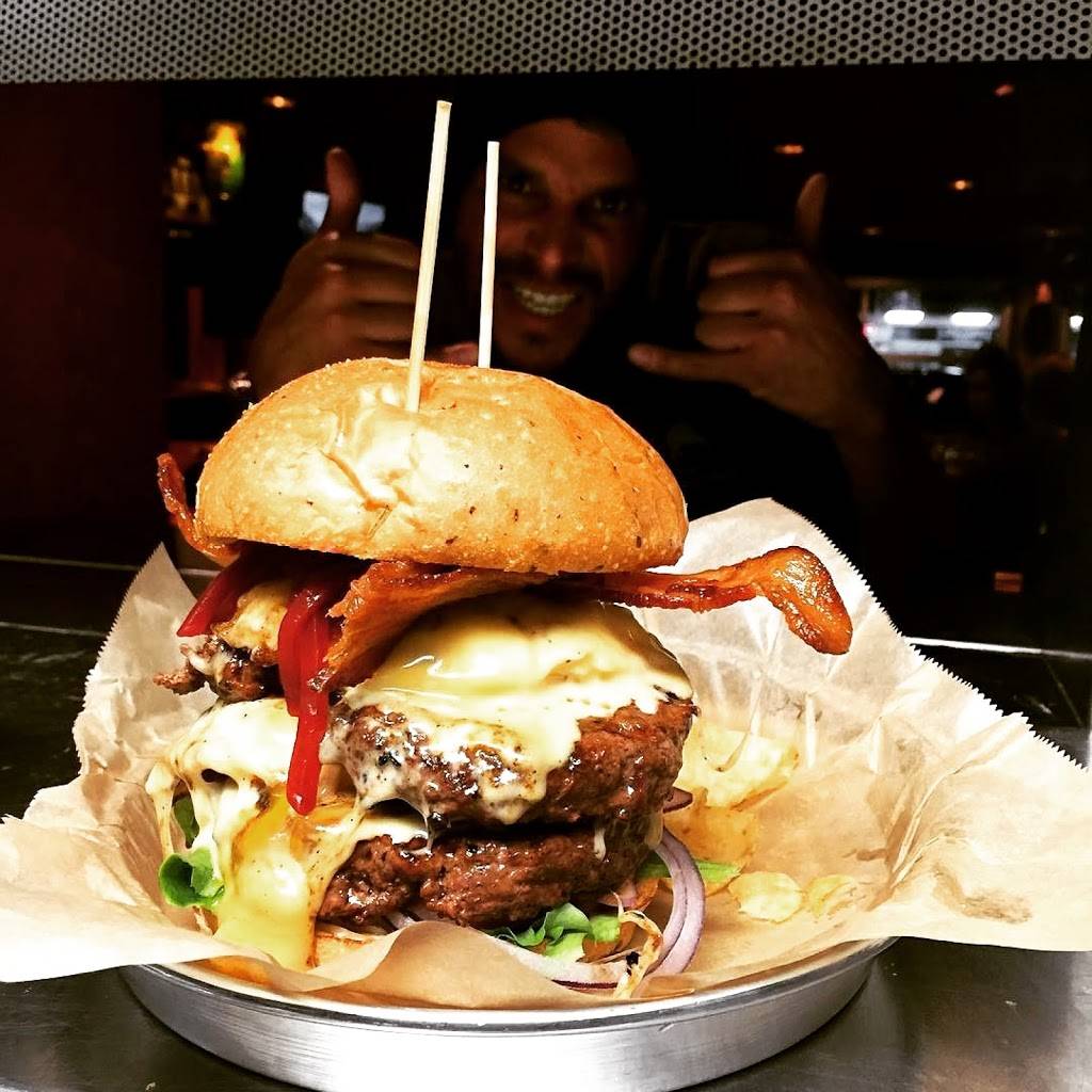 Bare Back Grill | restaurant | 4640 Mission Blvd, San Diego, CA 92109, USA | 8582747117 OR +1 858-274-7117