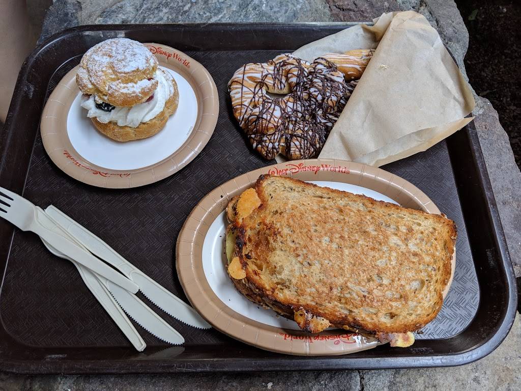 Kringla Bakeri Og Kafe | restaurant | 1510 North Avenue of the Stars, Orlando, FL 32830, USA | 4079393463 OR +1 407-939-3463