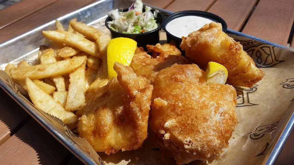 D.C. Cobbs McHenry | restaurant | 1204 N Green St, McHenry, IL 60050, USA | 8153222010 OR +1 815-322-2010