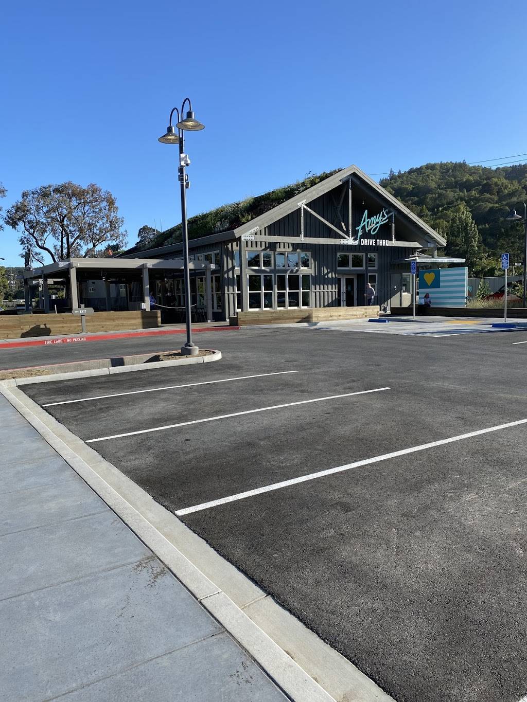 Amy’s Drive Thru | restaurant | 5839 Paradise Dr, Corte Madera, CA 94925, USA | 4157376055 OR +1 415-737-6055
