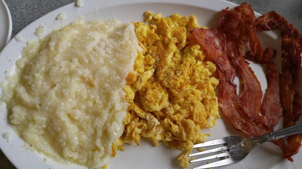 Johns Drive-In | restaurant | 5900 S Ashland Ave, Chicago, IL 60636, USA | 7739256177 OR +1 773-925-6177