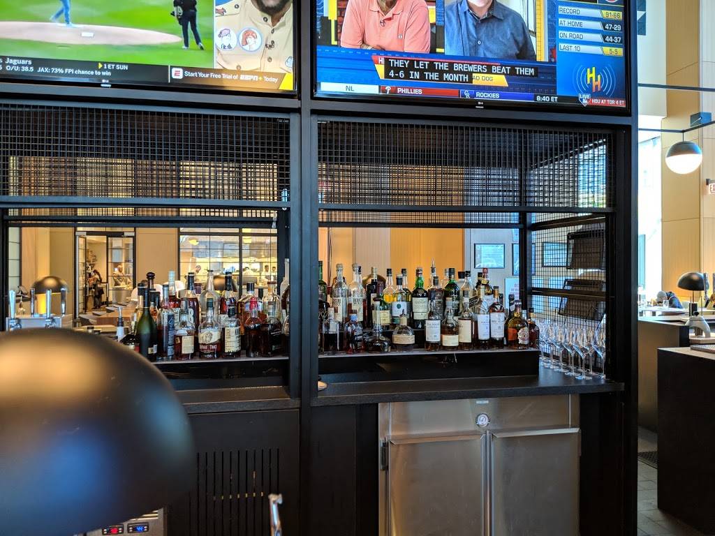 Woven + Bound Bar | restaurant | 2121 S Prairie Ave, Chicago, IL 60616, USA | 3128240500 OR +1 312-824-0500