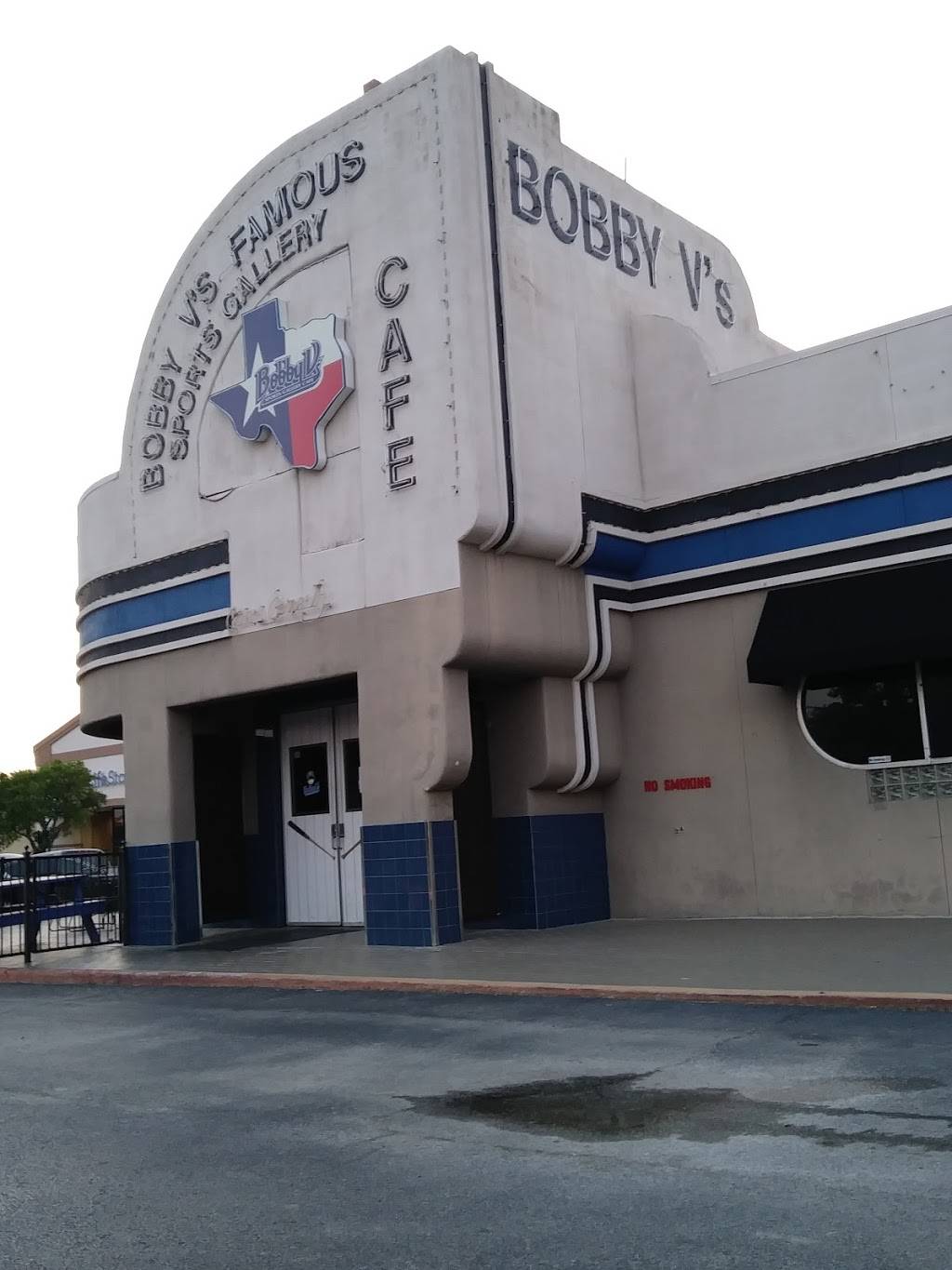 Bobby Vs Sports Gallery Cafe | cafe | 4301 S Bowen Rd, Arlington, TX 76016, USA | 8174679922 OR +1 817-467-9922
