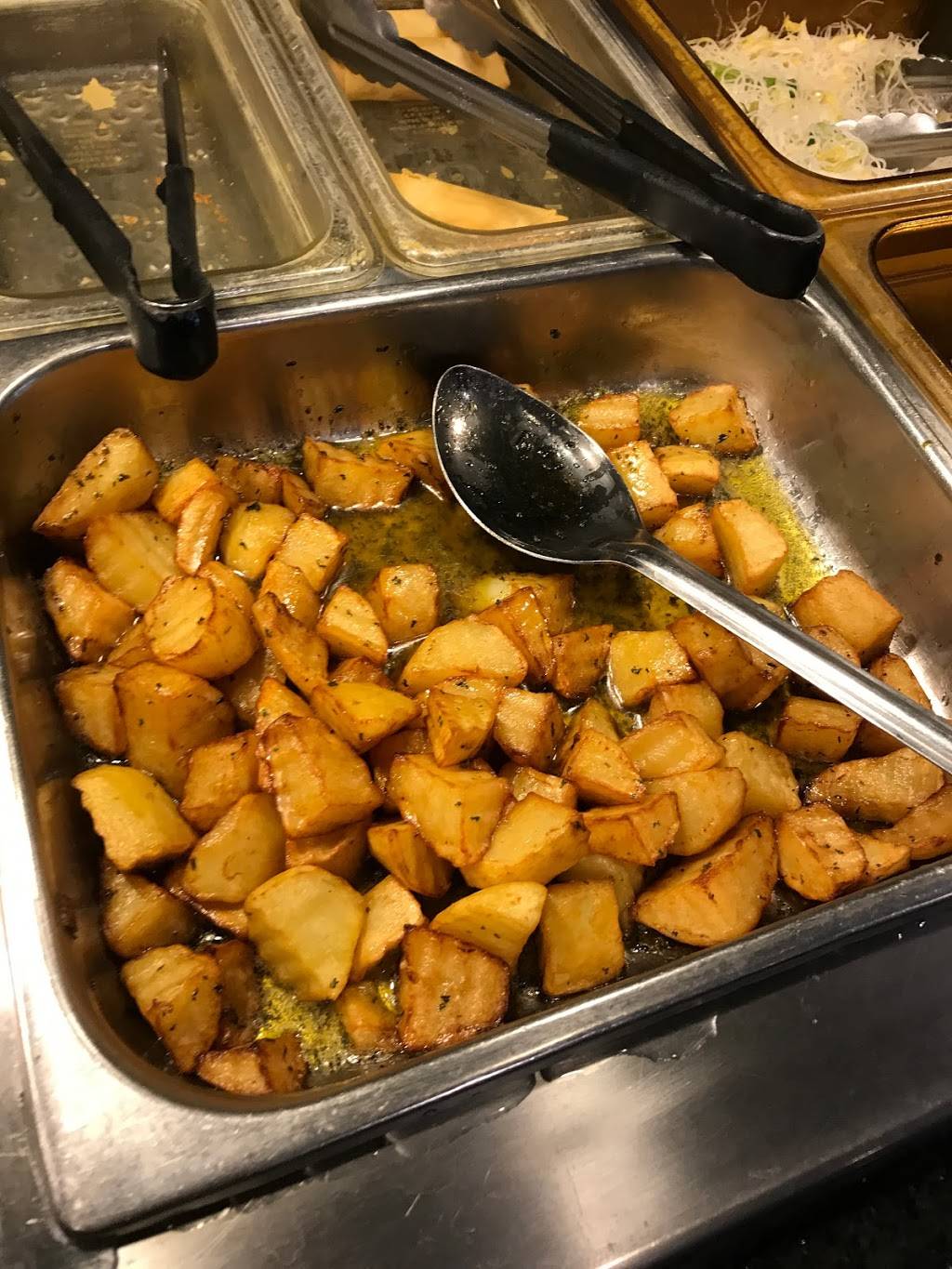 Kam Luang Restaurant | restaurant | 120 Cedar Grove Ln, Somerset, NJ 08873, USA | 7323567833 OR +1 732-356-7833