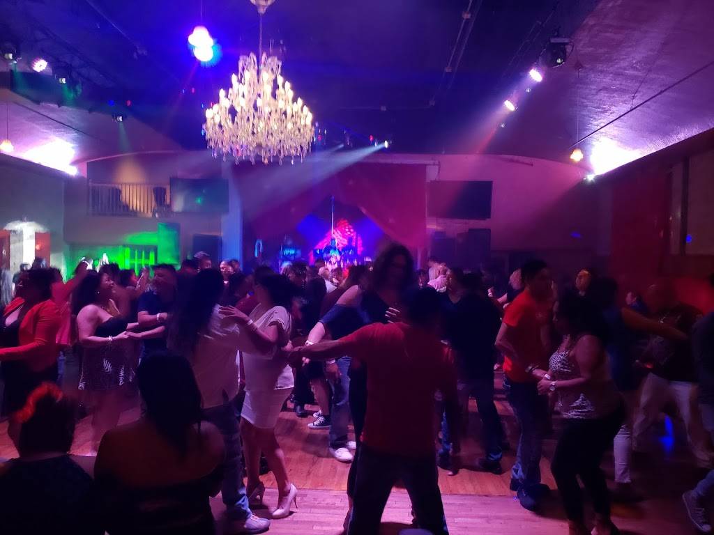 Paraiso Lounge | night club | 2709 E Lake St, Minneapolis, MN 55406, USA | 6127280101 OR +1 612-728-0101