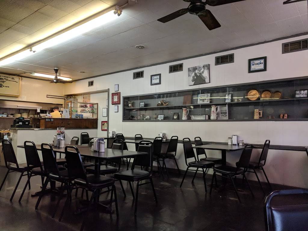 Charleys Grill | cafe | 225 S Wood St, Neosho, MO 64850, USA | 4174517319 OR +1 417-451-7319
