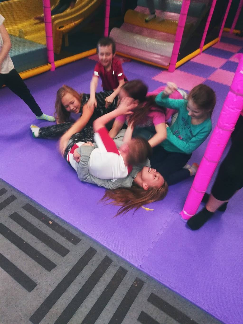 Fundays Family Fun Cafe | cafe | 2151 Ferguson Rd Ste 104, Jackson, MI 49203, USA | 5173154090 OR +1 517-315-4090