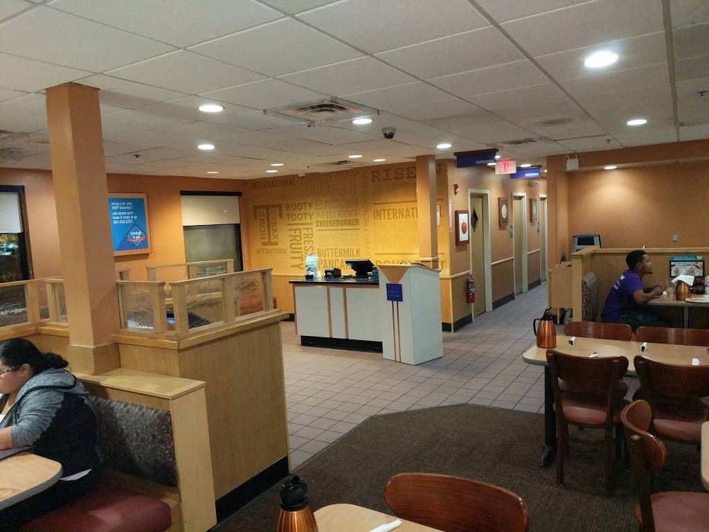 IHOP | restaurant | 6708 Forest Hill Blvd, Greenacres, FL 33415, USA | 5614342707 OR +1 561-434-2707