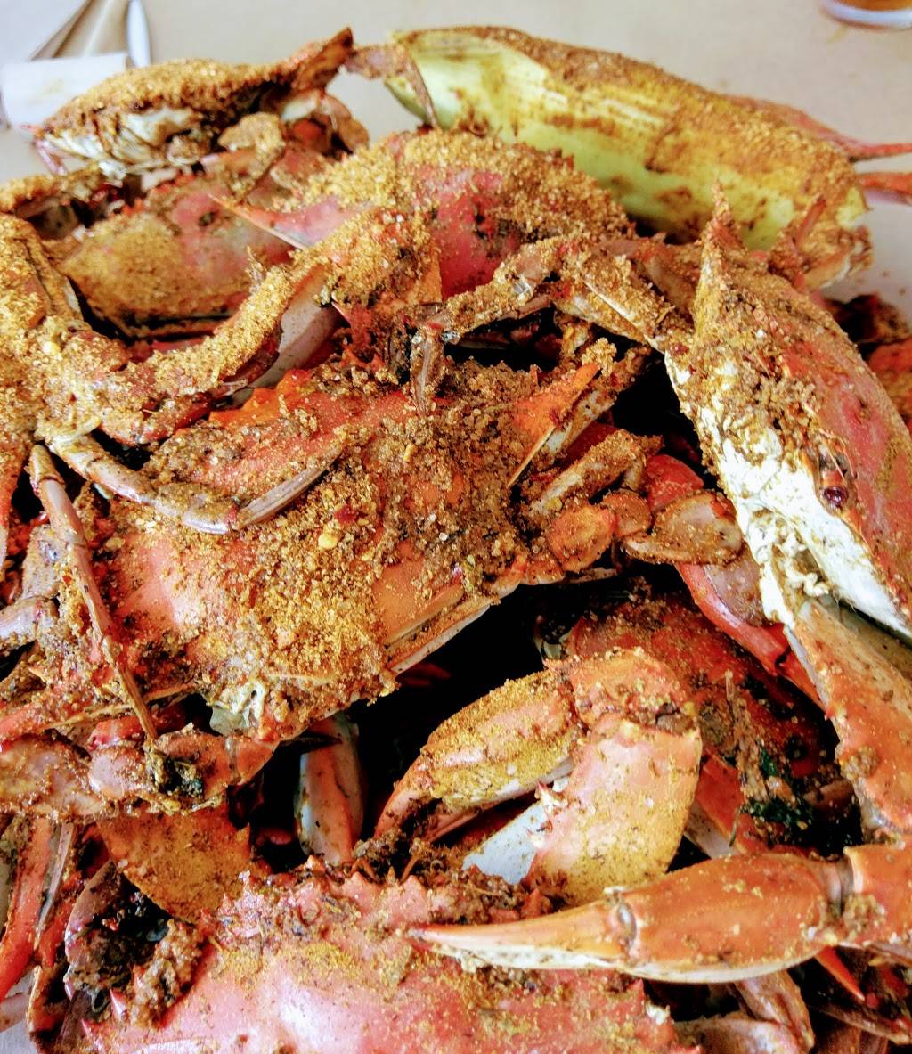 Sue Island Grill & Crab House | restaurant | 900 Baltimore Yacht Club Rd, Essex, MD 21221, USA | 4105740009 OR +1 410-574-0009