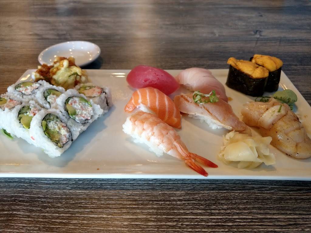 Makitto Sushi | restaurant | 1055 N Dobson Rd ste 106, Mesa, AZ 85201, USA | 4805086761 OR +1 480-508-6761