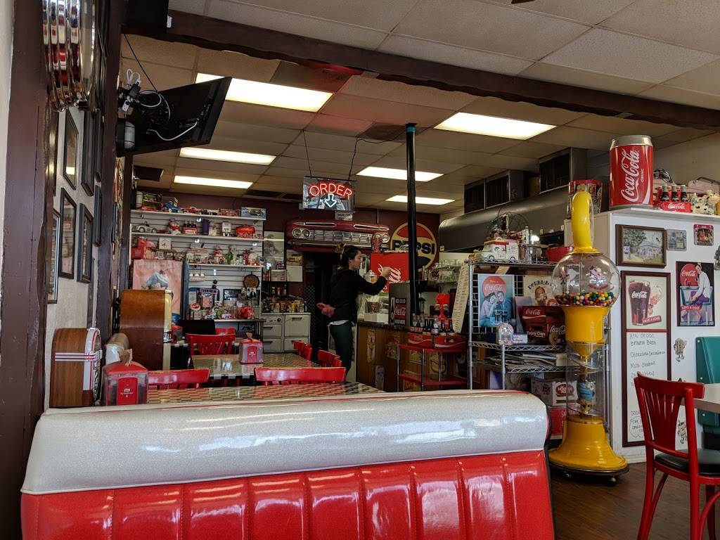 Johnnys Diner & Creamery | restaurant | 2213 N Tracy Blvd, Tracy, CA 95376, USA | 2098330800 OR +1 209-833-0800