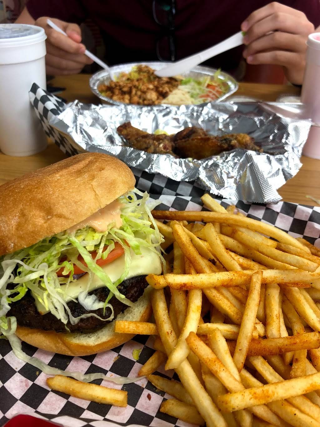 OTown Burgers N Wings | restaurant | 6614 Old Winter Garden Rd, Orlando, FL 32835, USA | 4072860515 OR +1 407-286-0515