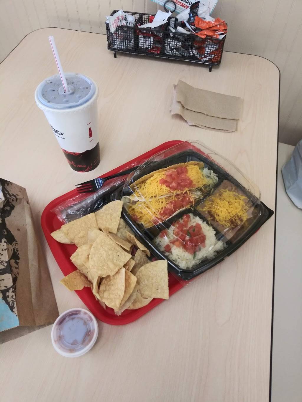Del Taco | meal takeaway | 17292 Main St, Hesperia, CA 92345, USA | 7602448262 OR +1 760-244-8262