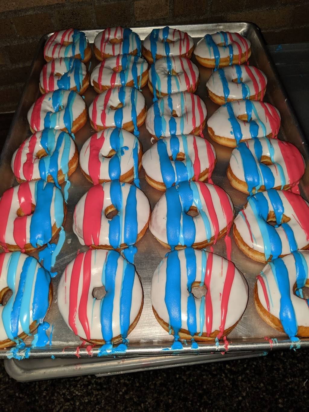 Donut Squad | restaurant | 2264 N Prospect Ave, Milwaukee, WI 53202, USA | 4146280833 OR +1 414-628-0833