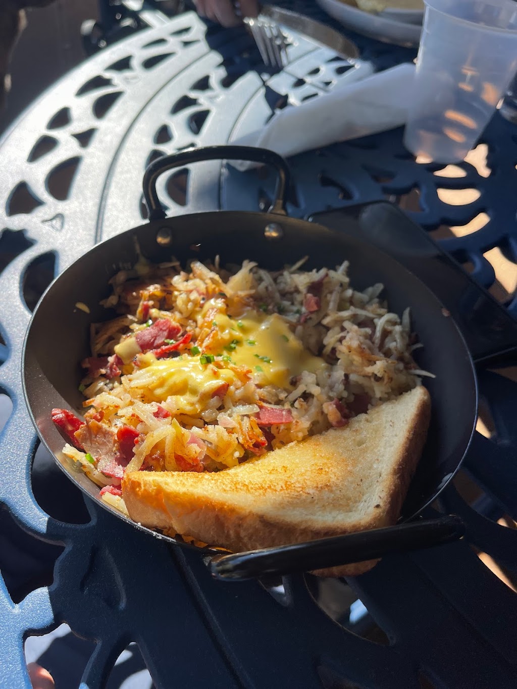 Dills & Camp | restaurant | 1234 Camp Rd, Charleston, SC 29412, USA | 8437626268 OR +1 843-762-6268