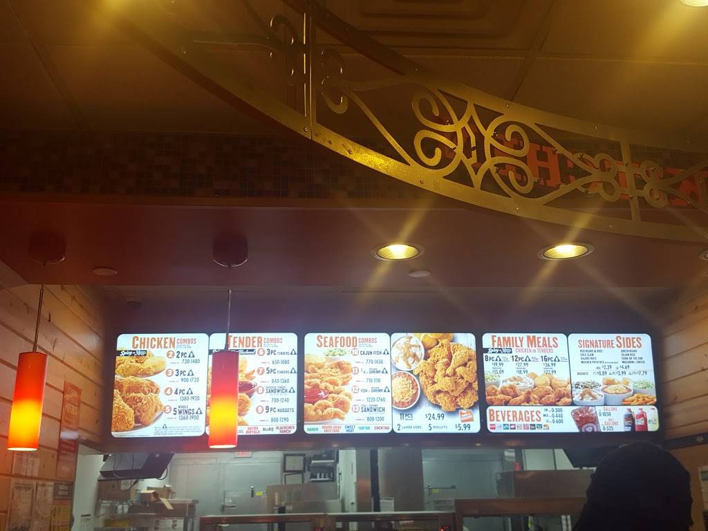 Popeyes Louisiana Kitchen | restaurant | 1600 Bruckner Blvd, Bronx, NY 10473, USA | 7187084109 OR +1 718-708-4109