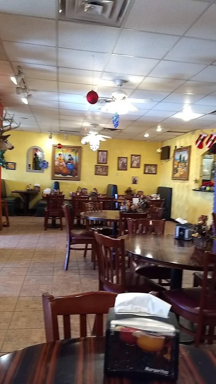 El Cazador | restaurant | 1108 E Lake Mead Blvd, North Las Vegas, NV 89030, USA | 7026399010 OR +1 702-639-9010