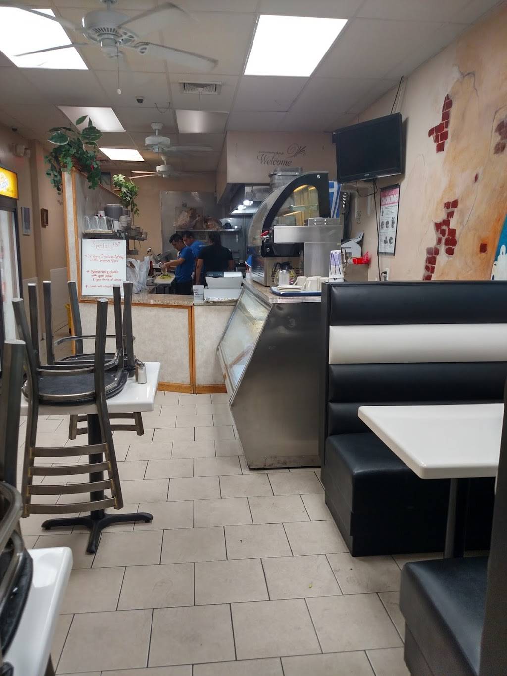 Gyros & Heros | restaurant | 1 N Park Ave, Rockville Centre, NY 11570, USA | 5164423769 OR +1 516-442-3769