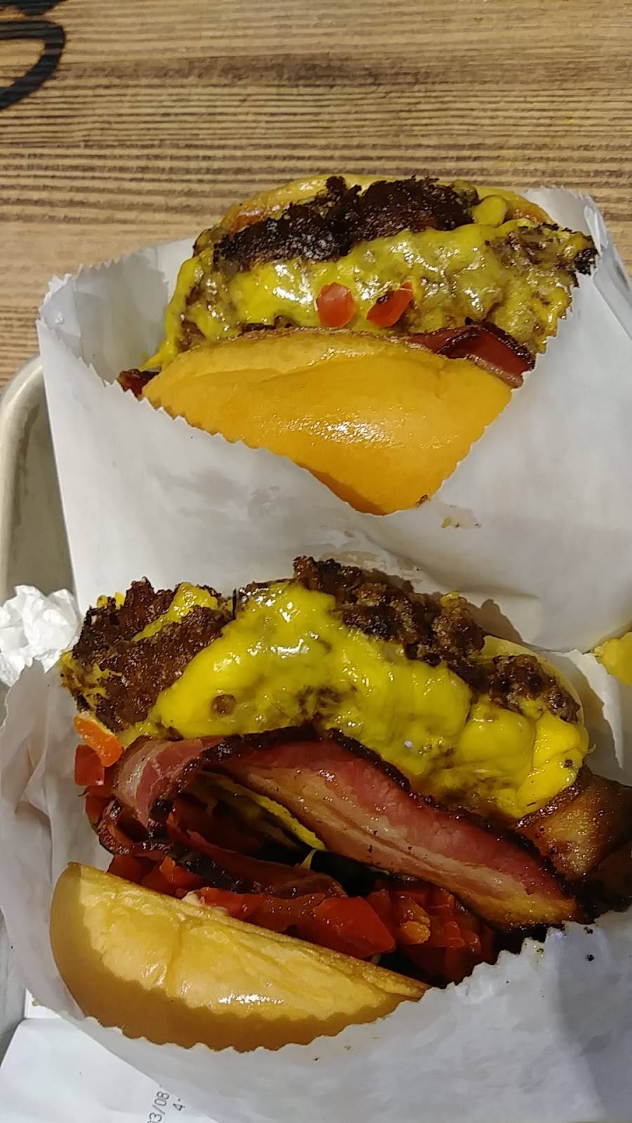 Shake Shack | restaurant | 2957 Broadway, New York, NY 10025, USA | 6463835506 OR +1 646-383-5506