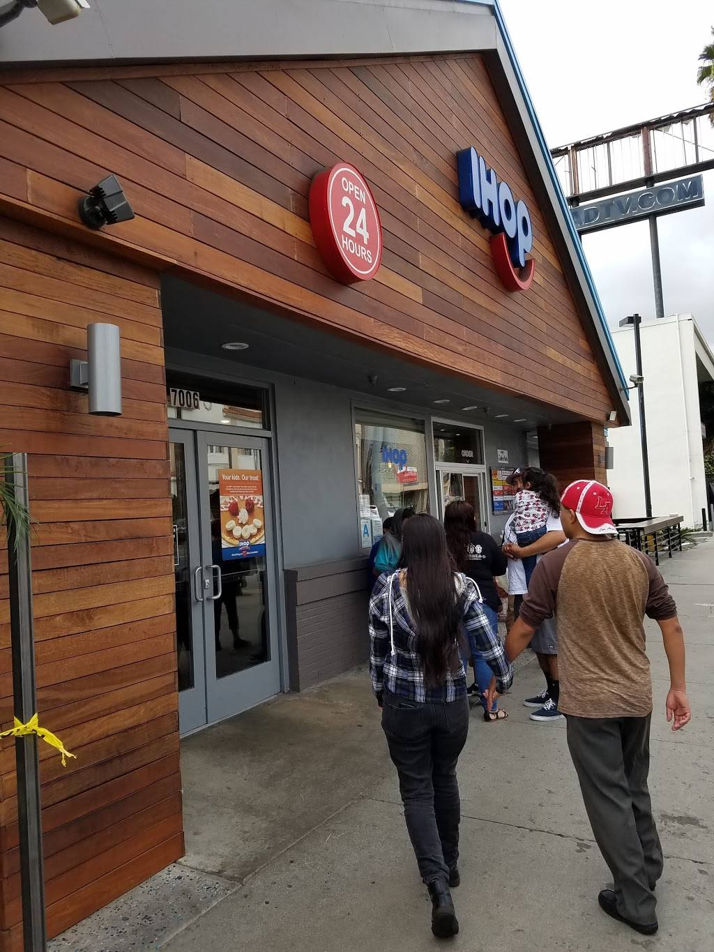 IHOP | restaurant | 7006 Sunset Blvd, Hollywood, CA 90028, USA | 3234668370 OR +1 323-466-8370