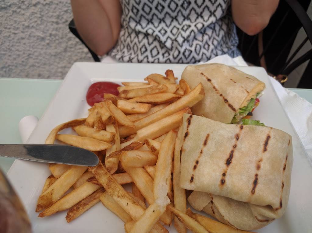 Corks Wine Bar & Eatery | restaurant | 19 Queen St, Niagara-on-the-Lake, ON L0S 1J0, Canada | 2898689527 OR +1 289-868-9527