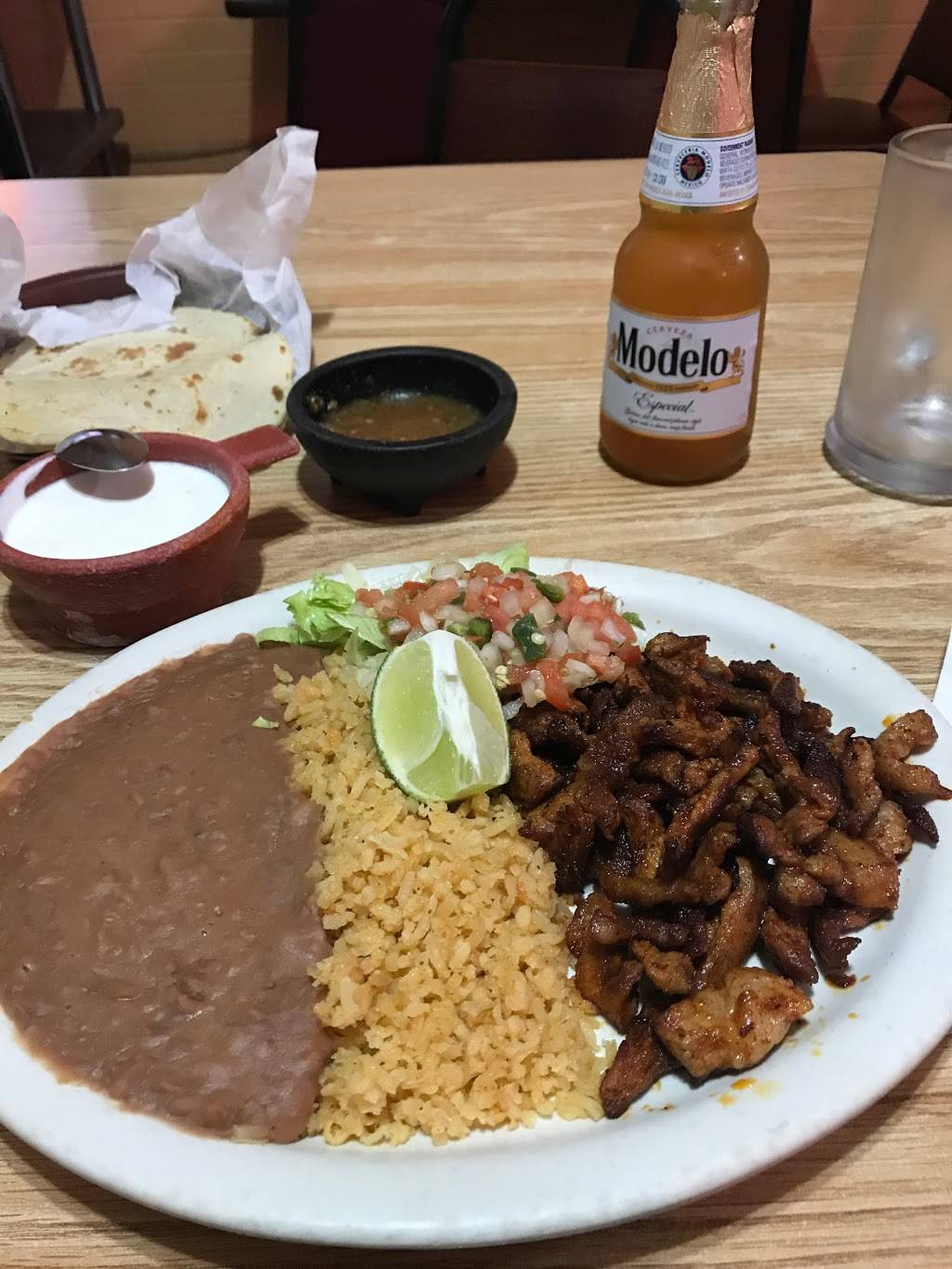 El Michoacano Mexican Restaurant | restaurant | 2701 E Hwy 71, Del Valle, TX 78617, USA | 5123893244 OR +1 512-389-3244