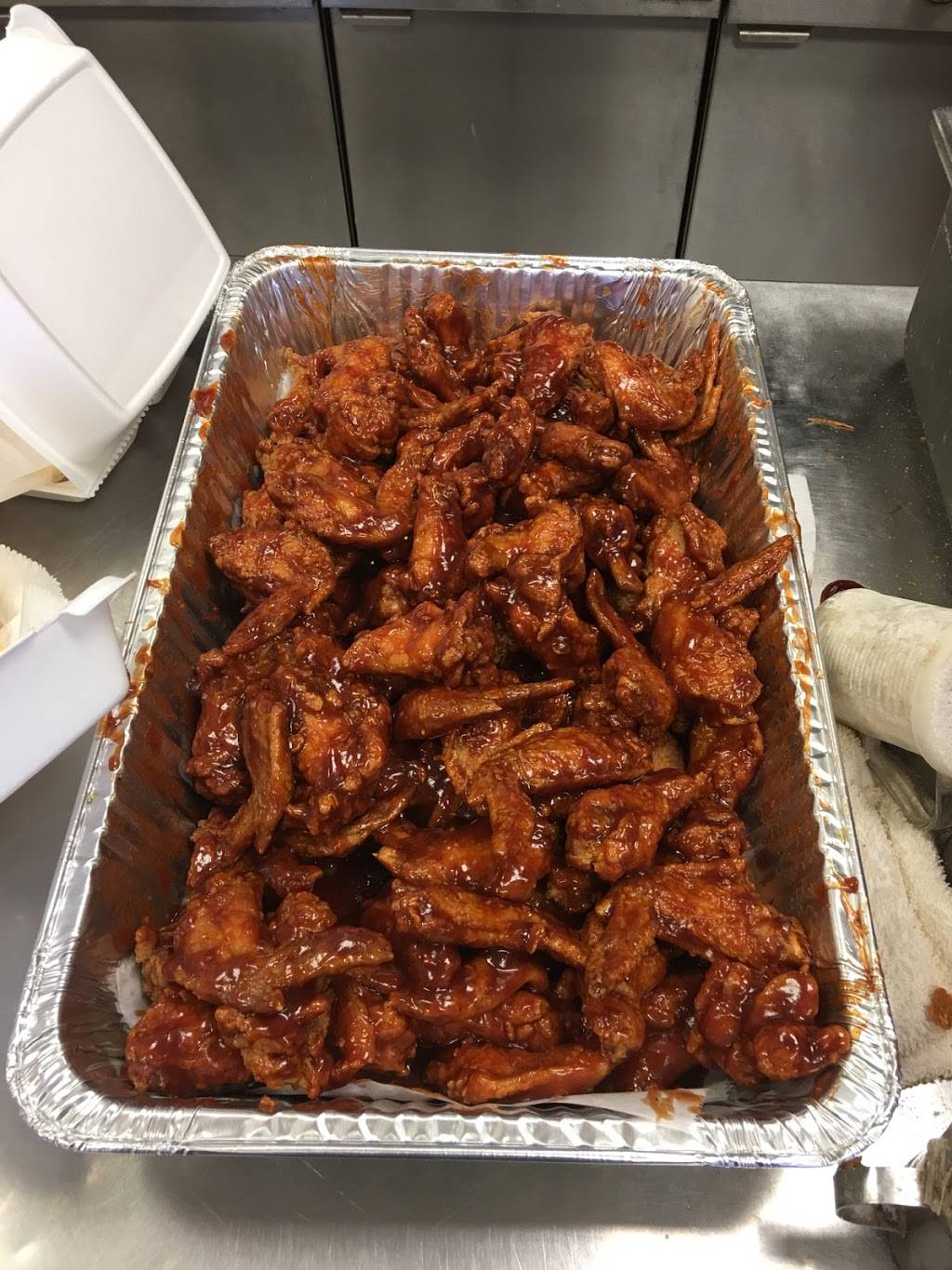 Sharks Fish & Chicken | restaurant | 7122 S Vincennes Ave, Chicago, IL 60621, USA | 7734888908 OR +1 773-488-8908