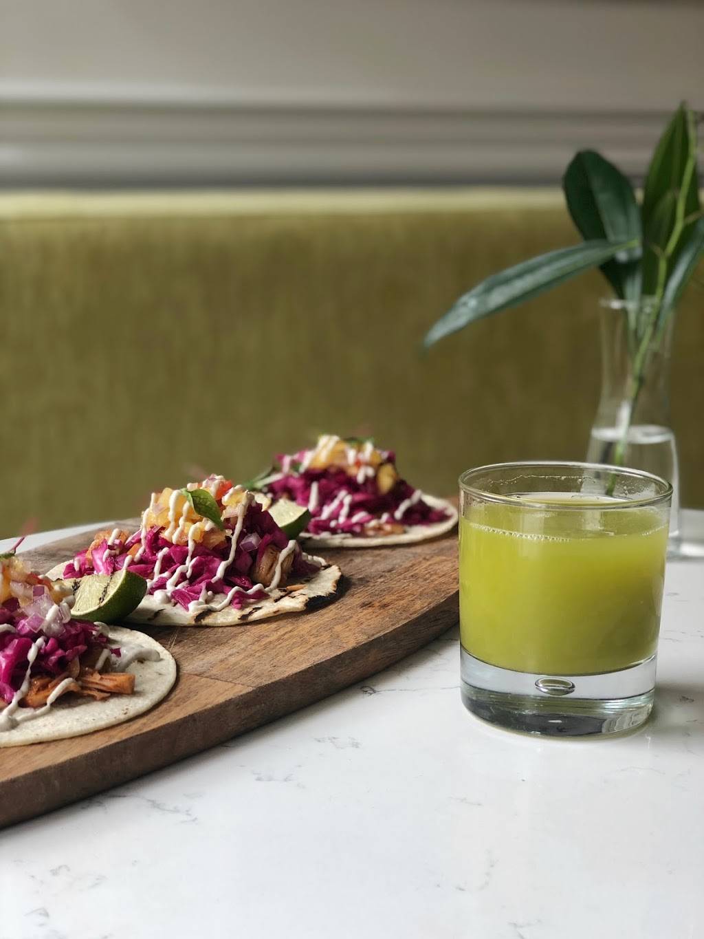 Community Restaurant | restaurant | 343 Kerr St, Oakville, ON L6K 3B7, Canada | 9055823581 OR +1 905-582-3581