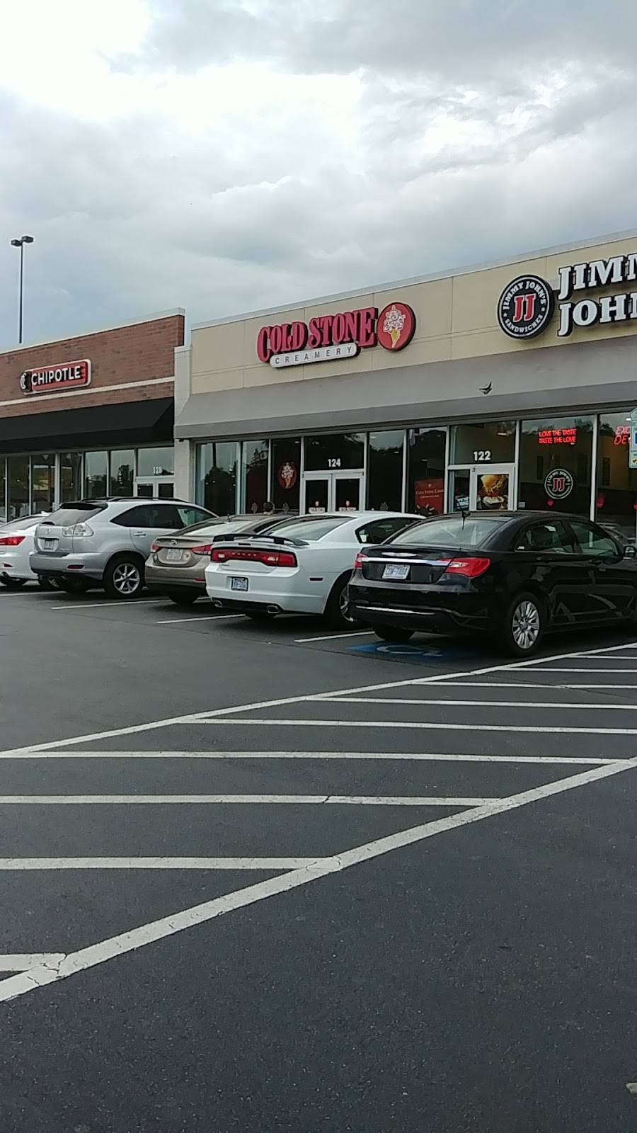 Cold Stone Creamery | bakery | 124 Hanes Mall Cir #200, Winston-Salem, NC 27103, USA | 3367748585 OR +1 336-774-8585