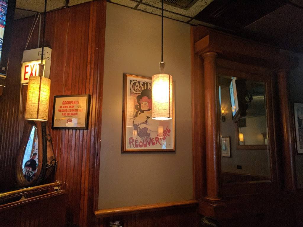 Hawkeyes Bar & Grill | restaurant | 1458 W Taylor St, Chicago, IL 60607, USA | 3122263951 OR +1 312-226-3951