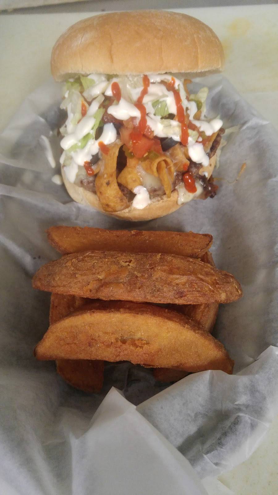 Cross Roads Diner | restaurant | 94 New Rochester Rd, Dover, NH 03820, USA | 6037400233 OR +1 603-740-0233