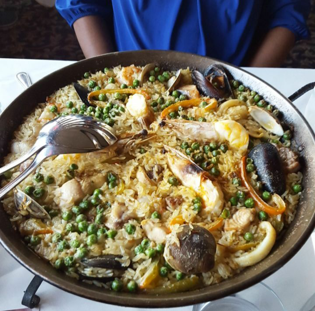 Lisbon By Night | restaurant | 802 Dundas St W, Toronto, ON M6J 1V3, Canada | 4166036522 OR +1 416-603-6522