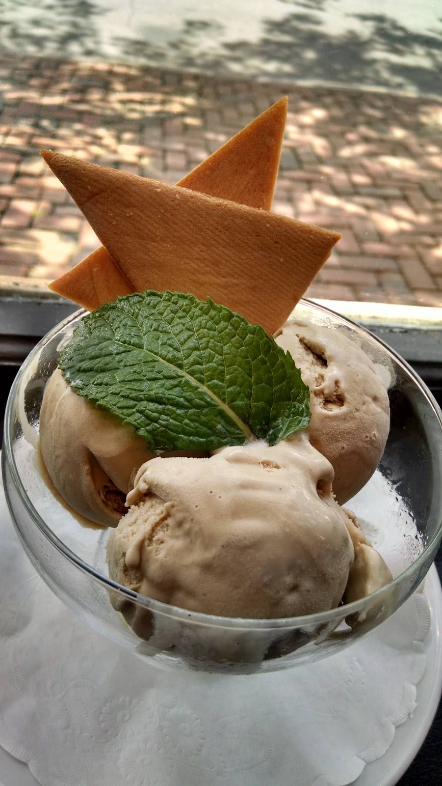 Mackies Bar & Grill | restaurant | 907 King St, Alexandria, VA 22314, USA | 7036843288 OR +1 703-684-3288