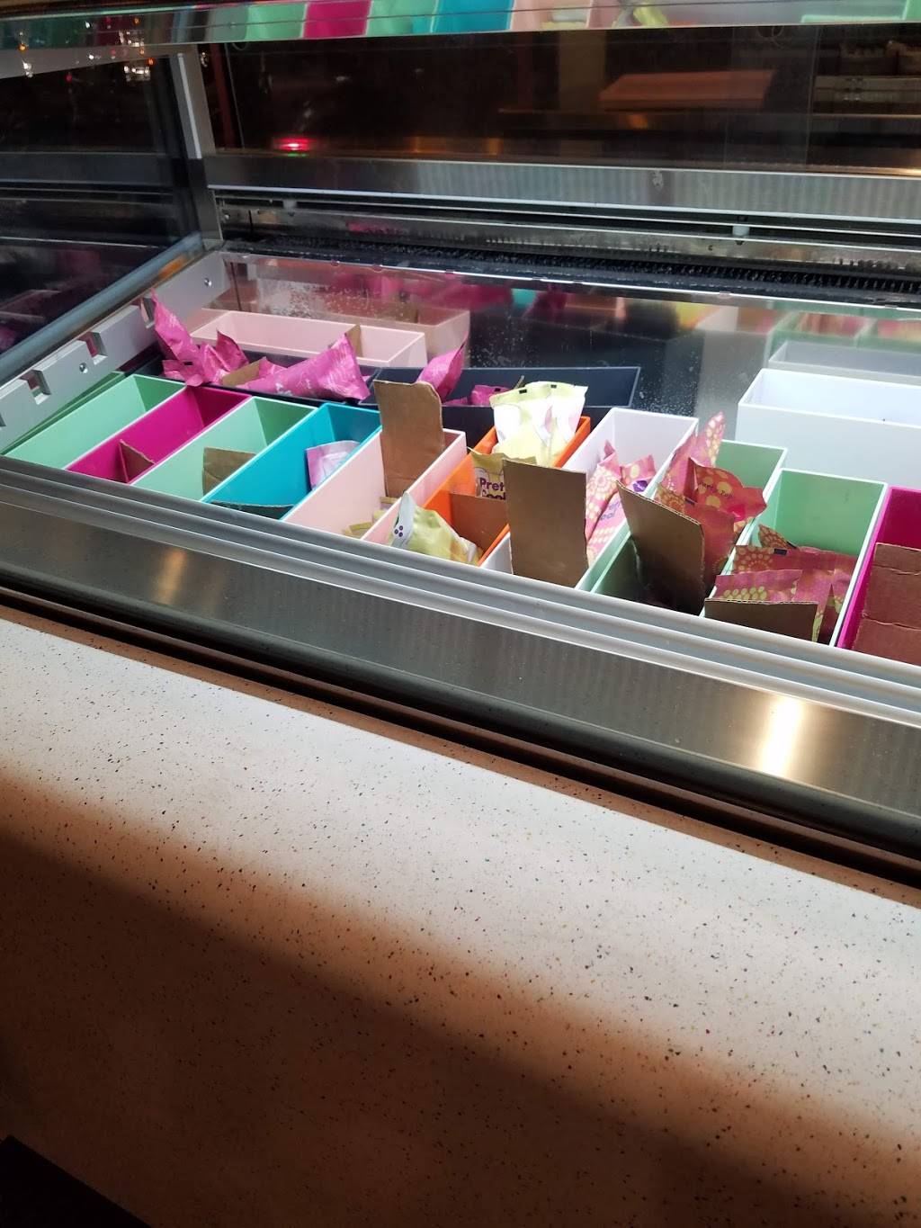 Pretty Cool Ice Cream | restaurant | 2353 N California Ave, Chicago, IL 60647, USA | 7736974140 OR +1 773-697-4140
