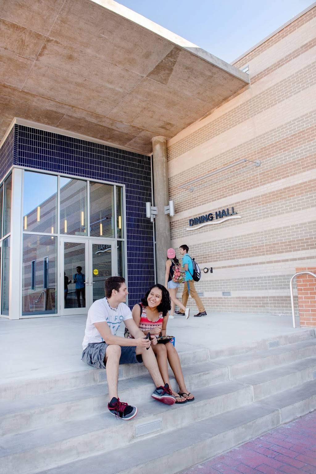 Islander Dining Hall | restaurant | 6300 Ocean Dr, Unit 5763 Near Miramar Campus Apartments, Corpus Christi, TX 78412, USA | 3618252760 OR +1 361-825-2760