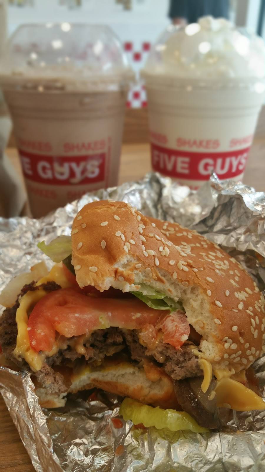 Five Guys | meal takeaway | 2401 E Lincoln Hwy, New Lenox, IL 60451, USA | 8154630315 OR +1 815-463-0315