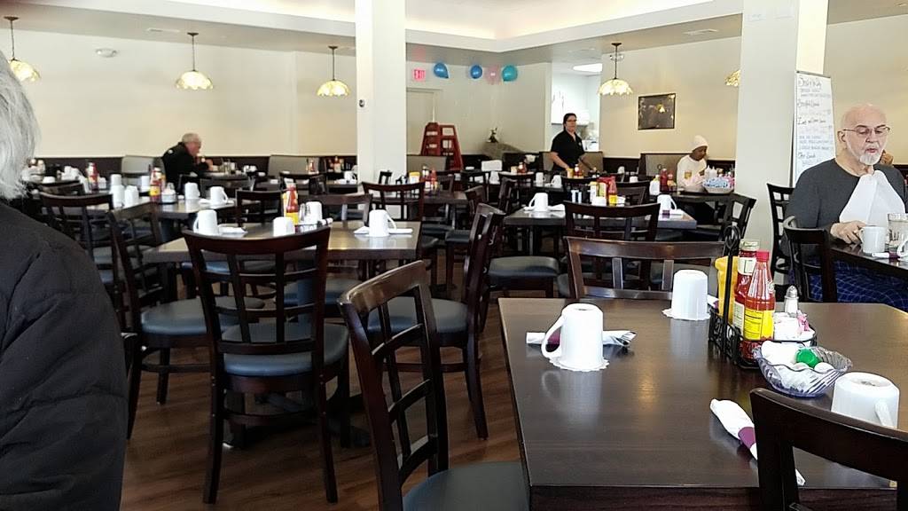 Broadview Family Restaurant | restaurant | 2417 Roosevelt Rd, Broadview, IL 60155, USA | 7083458660 OR +1 708-345-8660