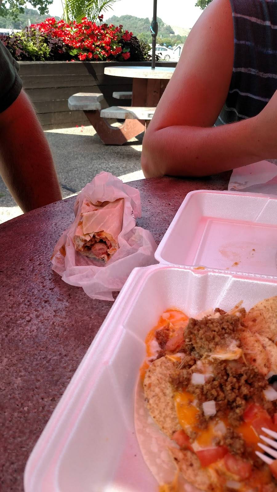 Butchs Beach Burritos | restaurant | 726 S Harbor Dr, Grand Haven, MI 49417, USA | 6168423690 OR +1 616-842-3690