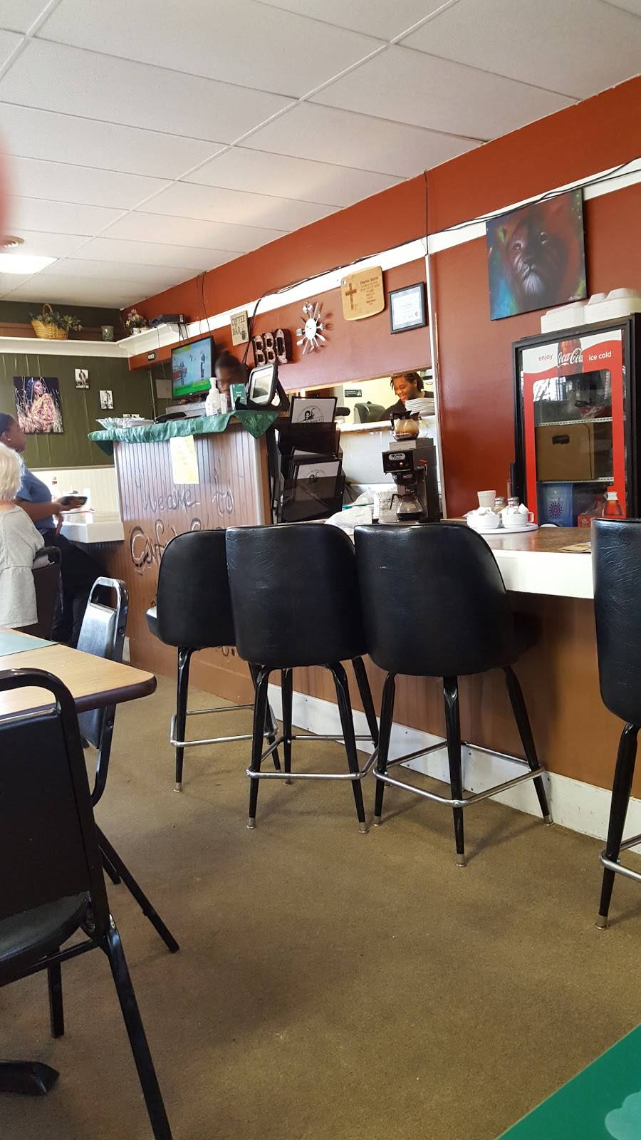 Mick & Shirlys Catering And Cafe | restaurant | 741 Upson St, Akron, OH 44305, USA | 3306899175 OR +1 330-689-9175