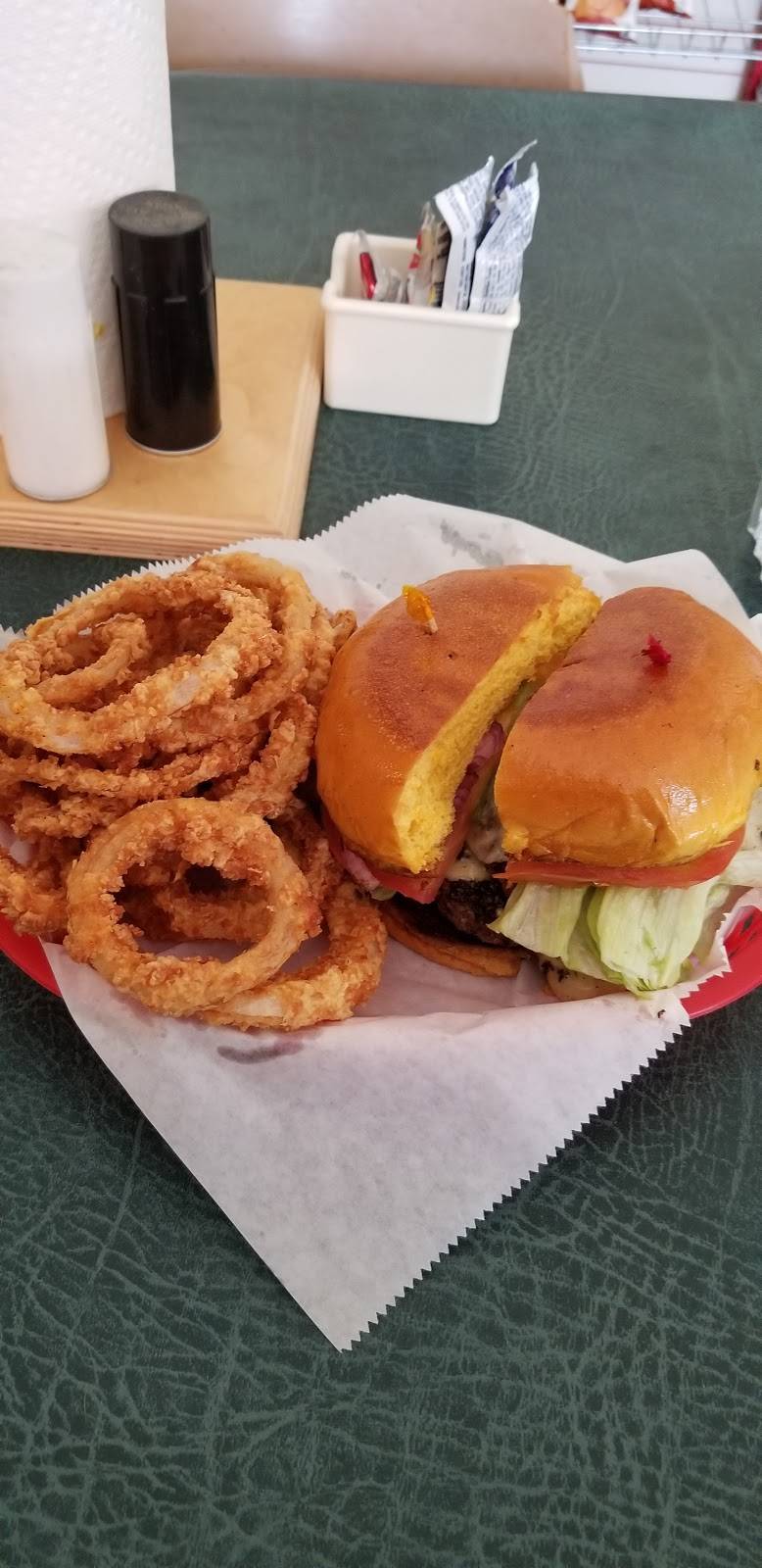 Mother Tuckers Kitchen & Catering | restaurant | 2627 FM 762 Rd, Richmond, TX 77469, USA | 8322795833 OR +1 832-279-5833