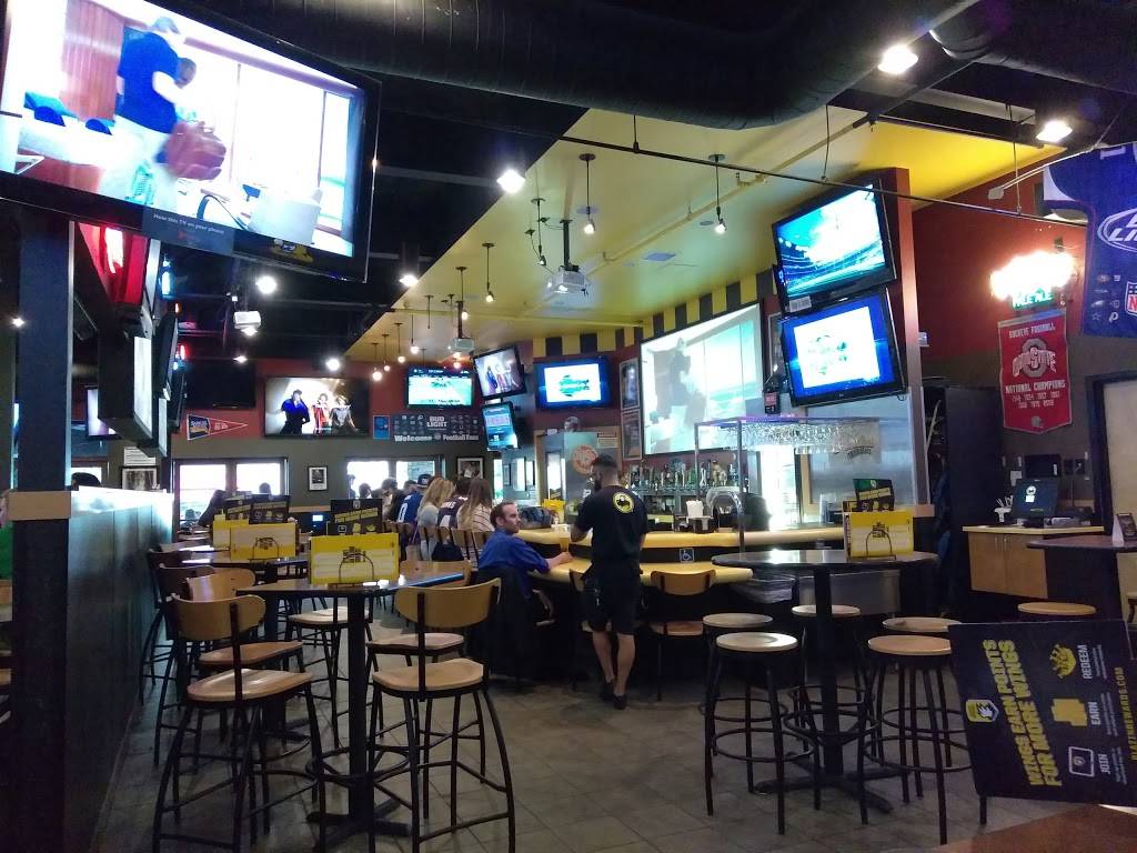 Buffalo Wild Wings | restaurant | 26711 Aliso Creek Rd, Aliso Viejo, CA 92656, USA | 9494612652 OR +1 949-461-2652