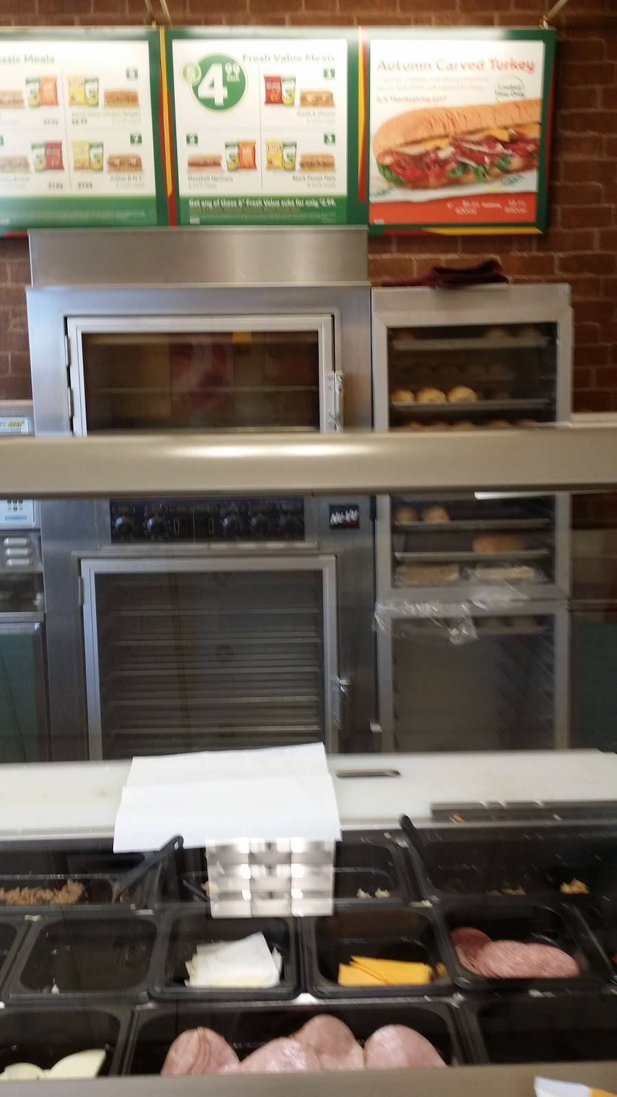 Subway Restaurants | restaurant | 807 W Main St, Livingston, TN 38570, USA | 9318233311 OR +1 931-823-3311