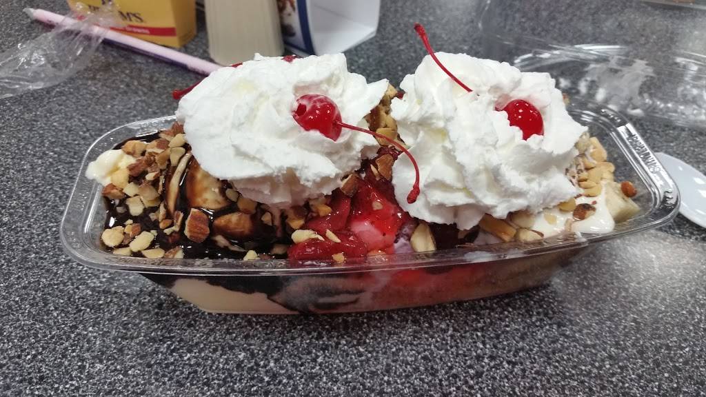 Braums Ice Cream & Burger Restaurant | restaurant | 444 E Pawnee St, Wichita, KS 67211, USA | 3162673711 OR +1 316-267-3711