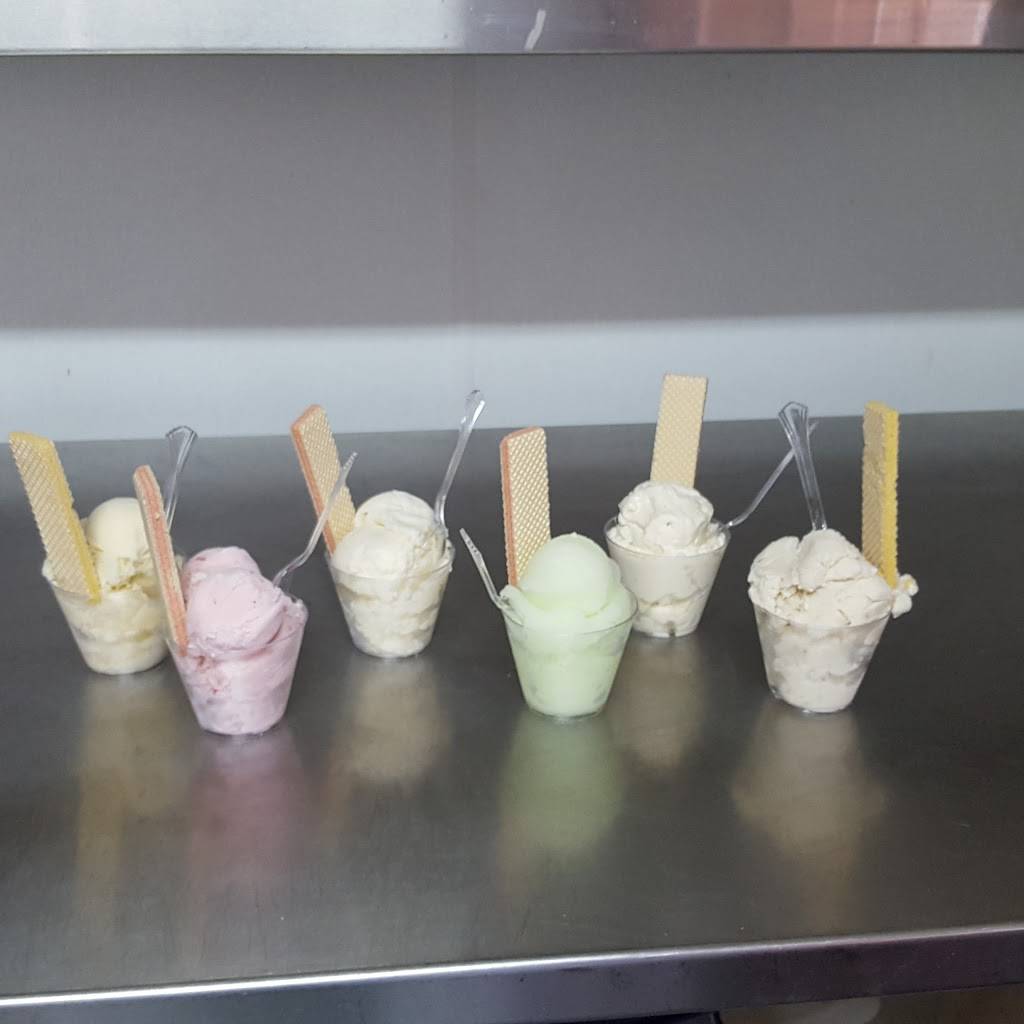 Costco Food Court | meal takeaway | 6333 Telegraph Rd, Commerce, CA 90040, USA | 3237672640 OR +1 323-767-2640