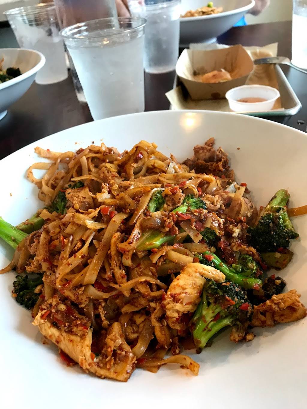 Chow Thai | restaurant | 426 1/2 B Shrewsbury St, Charleston, WV 25301, USA | 6812653800 OR +1 681-265-3800